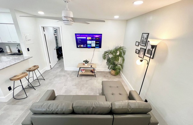 Central, Beautiful&Spacious 1Br 1Bath in Lake Ridge