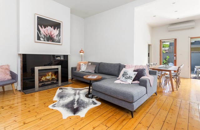 Central Bendigo Cottage, family and pet friendly, walk to everywhere!