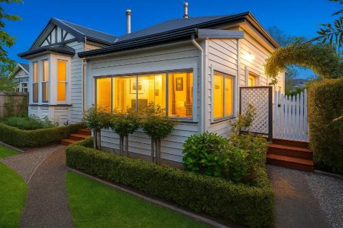Central Blenheim Villa