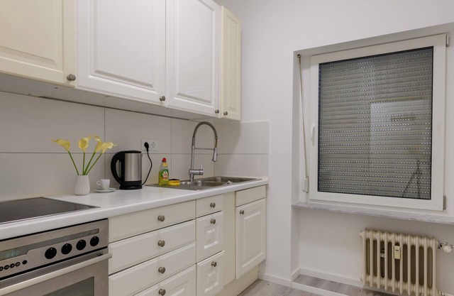 Central but quiet furnished 2-rooms-flat in Cologne Deutz near the Fair