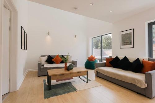 Central Cambourne Place Retreat
