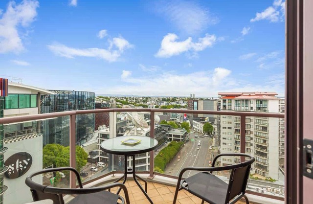 Central CBD Apt | Balcony & Parking | Zodiak Stays