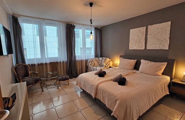 Central Charm - Bedroom & Kitchen Apartment near the Main Station Hauptbahnhof