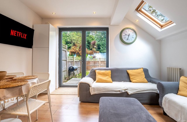 Central Chiswick 3Bed - Garden, WiFi & Tube Links