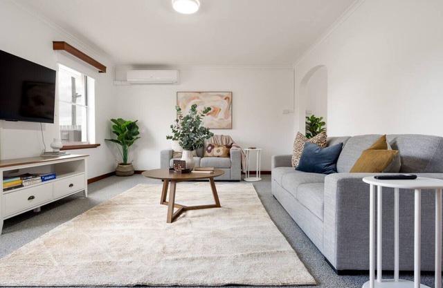 Central Cosy Townhouse + Parking