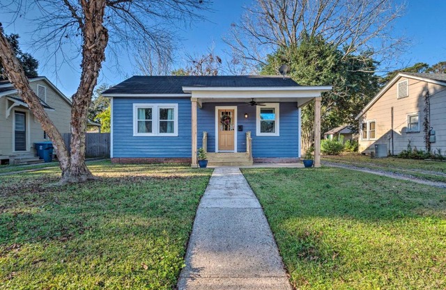 Central Cottage with Grill, 1 Mi to Cajun Field