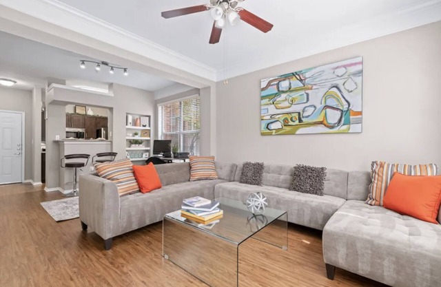 Central Dallas Apartment, Keller Hotel's