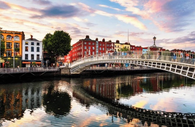 Central Dublin 2 Bedroom Apartment Sleeps 6
