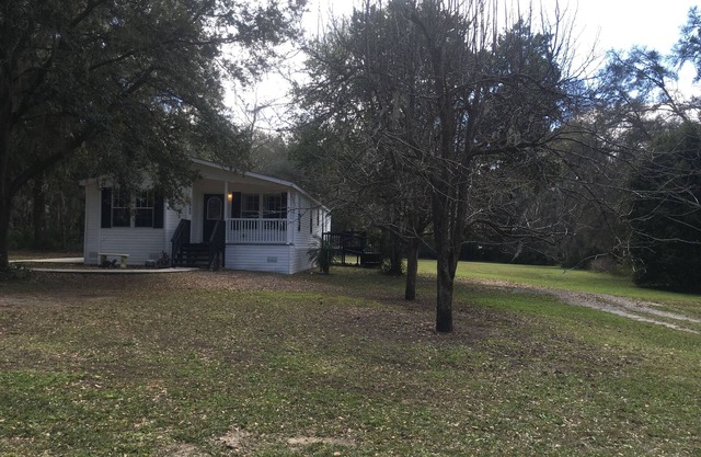 Central Florida Location 1 1/2 hours to Orlando, Tampa, Daytona, St. Augustine