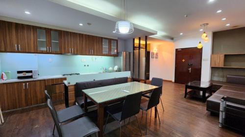 CENTRAL GARDEN BUILDING - HCMC central localtion