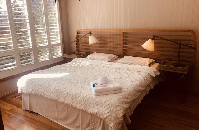 Central Glen Waverley Entire House sleep 12