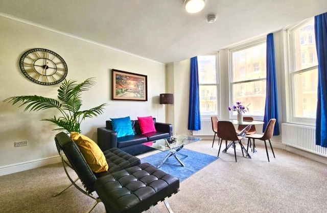 Central Hove 2 Bedroom Flat BN310FIR02