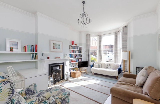Central Hove flat w/large garden