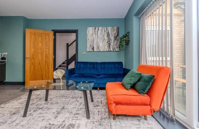 Central Hove 3 Bedroom Flat BN340BWIL