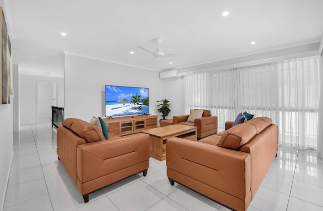 Central Located 3 Bedroom Unit in Southport
