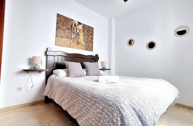 Central loft in Ronda. Parking option. Wifi. Close to the Bullring and the Tajo