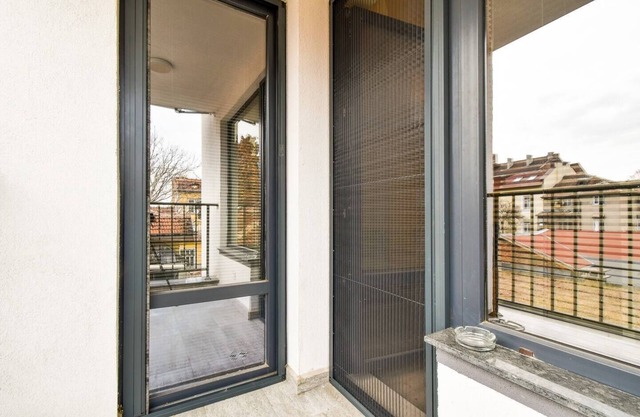 Central | Nomad Friendly | Modern Building