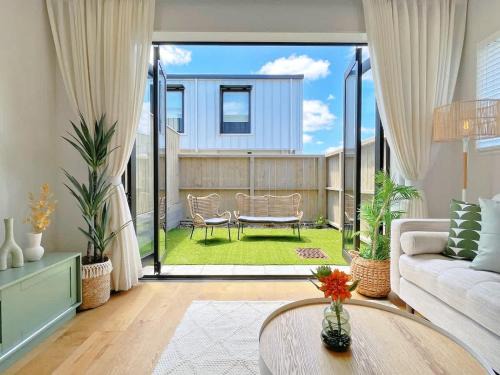 Central Oasis Hideaway - Aircon 2-BR VS Backyard Close to Ponsonby