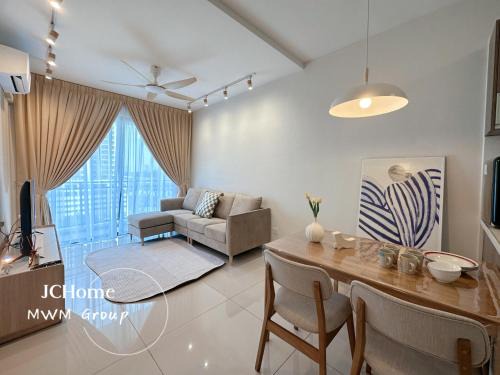 Central Park Stay chill, stay here Netflix House JCHome by MWM
