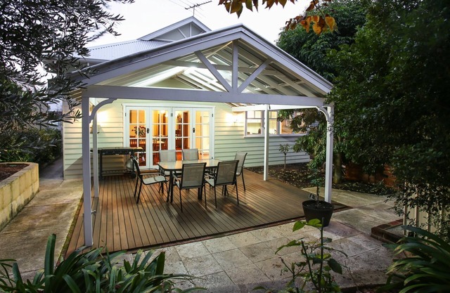 Central Perth Short Stay - suits families and close to cafe strip