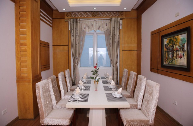 Central Phu Hung Hotel
