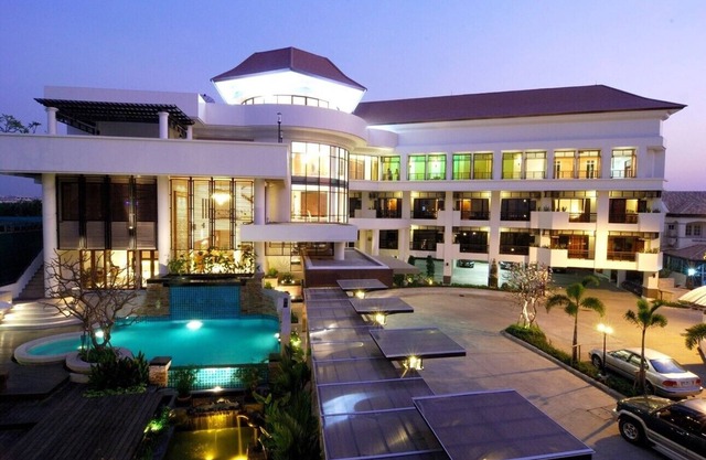 Central Place Hotel
