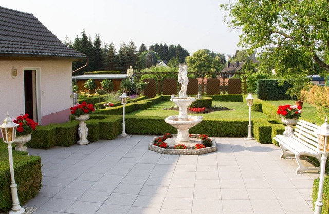 Central, quiet, vacation ambience, near Cologne Trade Fair & Mediterana