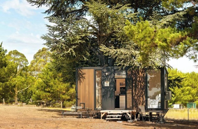 Central Ranges Retreat by Tiny Away
