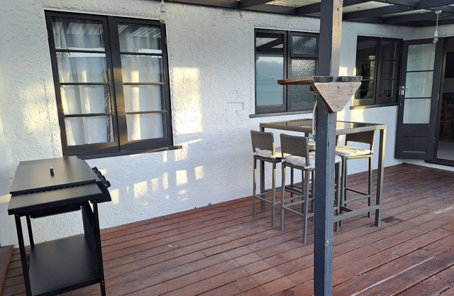 Central Richmond, 3bdrm House, sleeps 7.