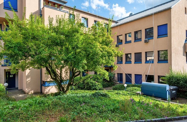 Central & Roomy: Near Lake Zurich