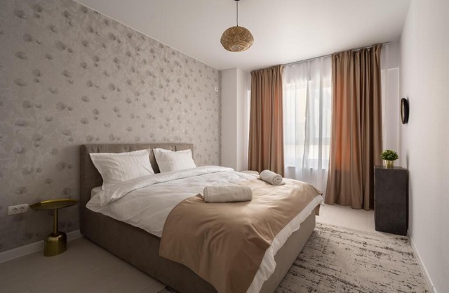 Central Spacious Apartment 606