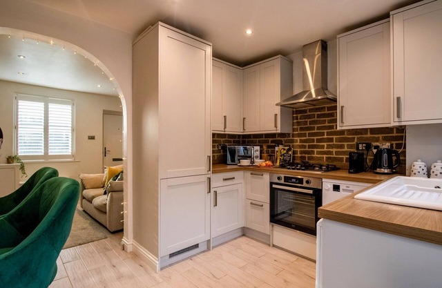 Central St Albans Cottage Stay