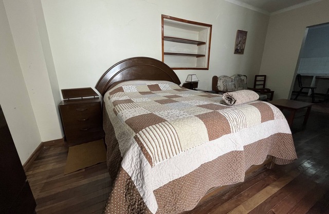 Central studio apartment with kitchen
