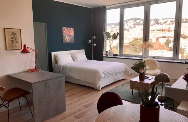 Central studio loft w great view