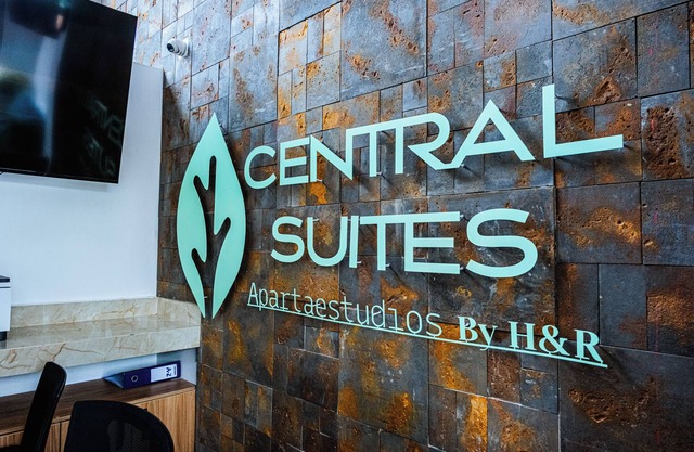 Central Suites by H&R