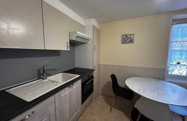 Central T2 in La Roche-Posay, 4 ppl, WIFI, near Spa