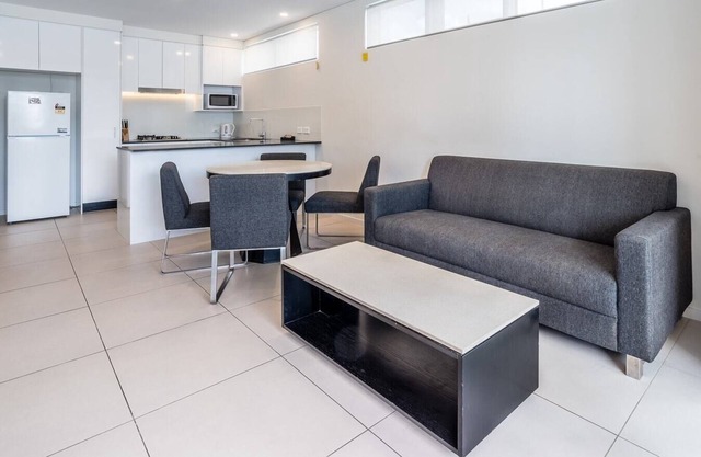 Central Valley 2 bedroom Apartment + Free parking