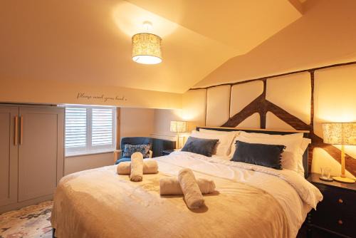 Central Whitchurch Hotel - Lowcross House Room 6