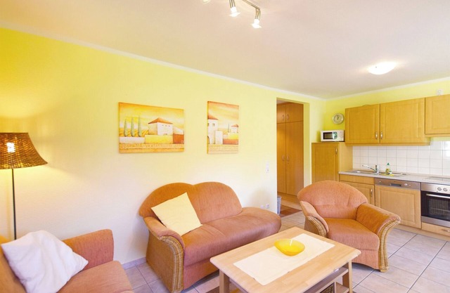 Centrally located apartment for 4 people, south-west facing terrace, washing machine, WLAN