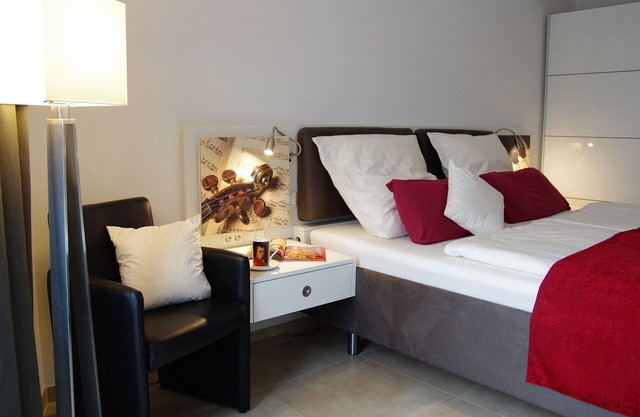 Centrally located newly built apartment with sunny balcony, elevator and underground parking, 60 sqm