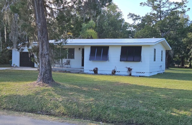 Centrally located 2-bedroom house in pleasant Melbourne/West Melbourne