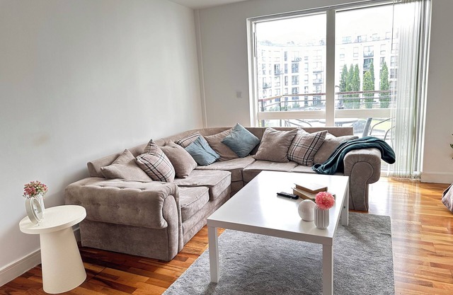 Centrally located 1BR Apt | Edg Cricket, University of Bham, Priory Hosp & Park