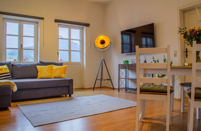 Centrally located apartment with mountain and lake views. 5 min. from the lake.