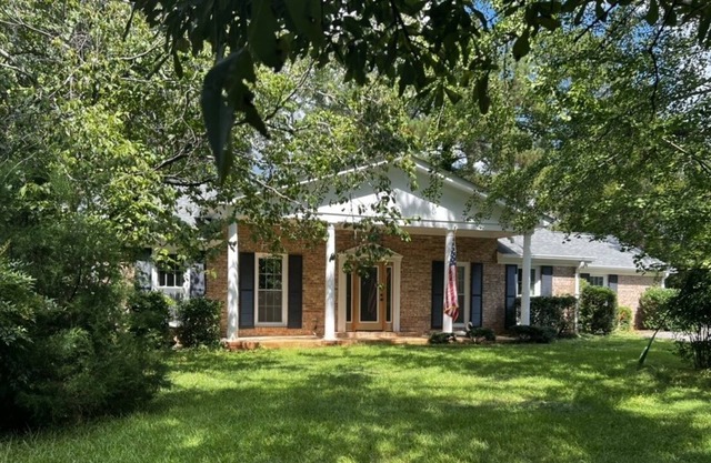 Centrally located classic Athens home