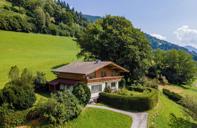 Centrally located fantastic group apartment