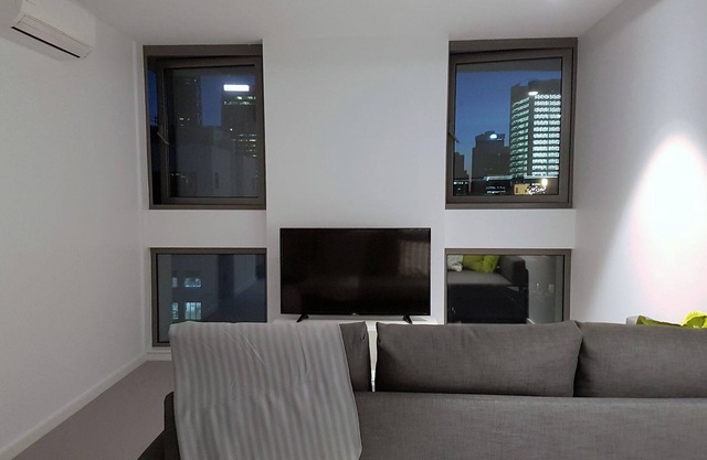 Centrally Located Luxurious 1 Bedroom Apartment
