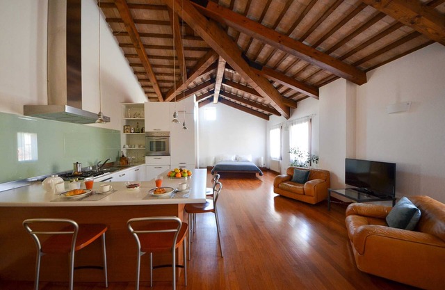 Centrally Located Minimalist Open Space Loft in Castello