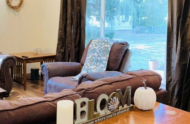 Centrally Located - Quiet Country Home - Stay 5 get 2 Free