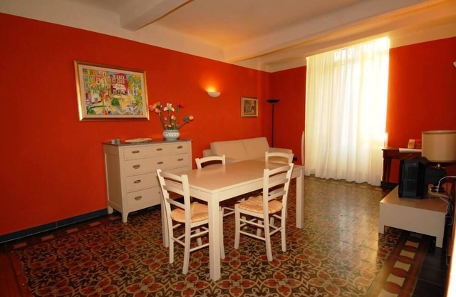 CENTRALLY quiet and typical residence -150 mt. from the sea