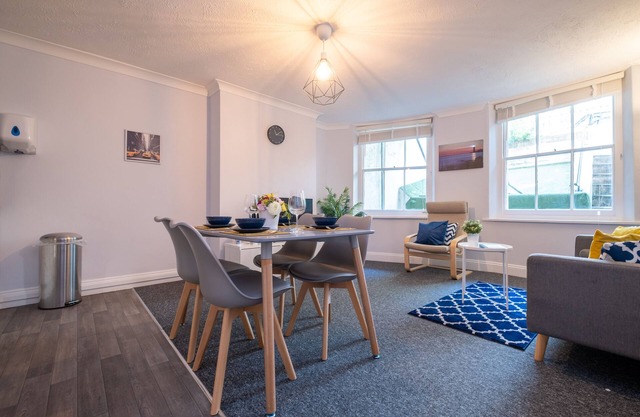 Centre of Brighton and Hove near beach Brunswick by 9S Living